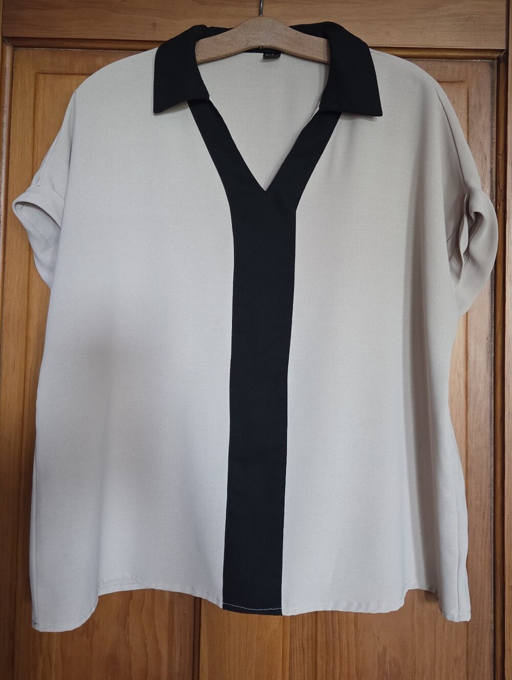 SHEIN Cream Short-Sleeve Blouse with Black Contrast Placket and Collar